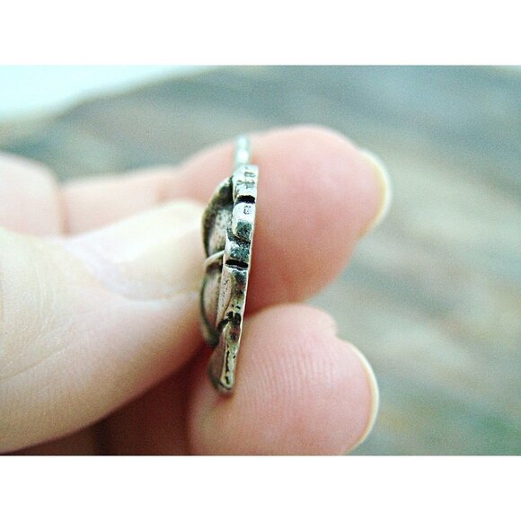 Silver Charm Britannia Metal Oberon Design 3D Wild Rose Fashion Necklace Pendant - Picture 6 of 8